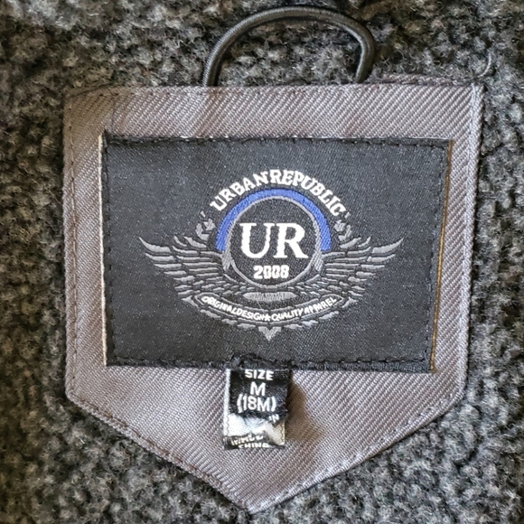 Lined jacket with hood - Picture 2 of 8